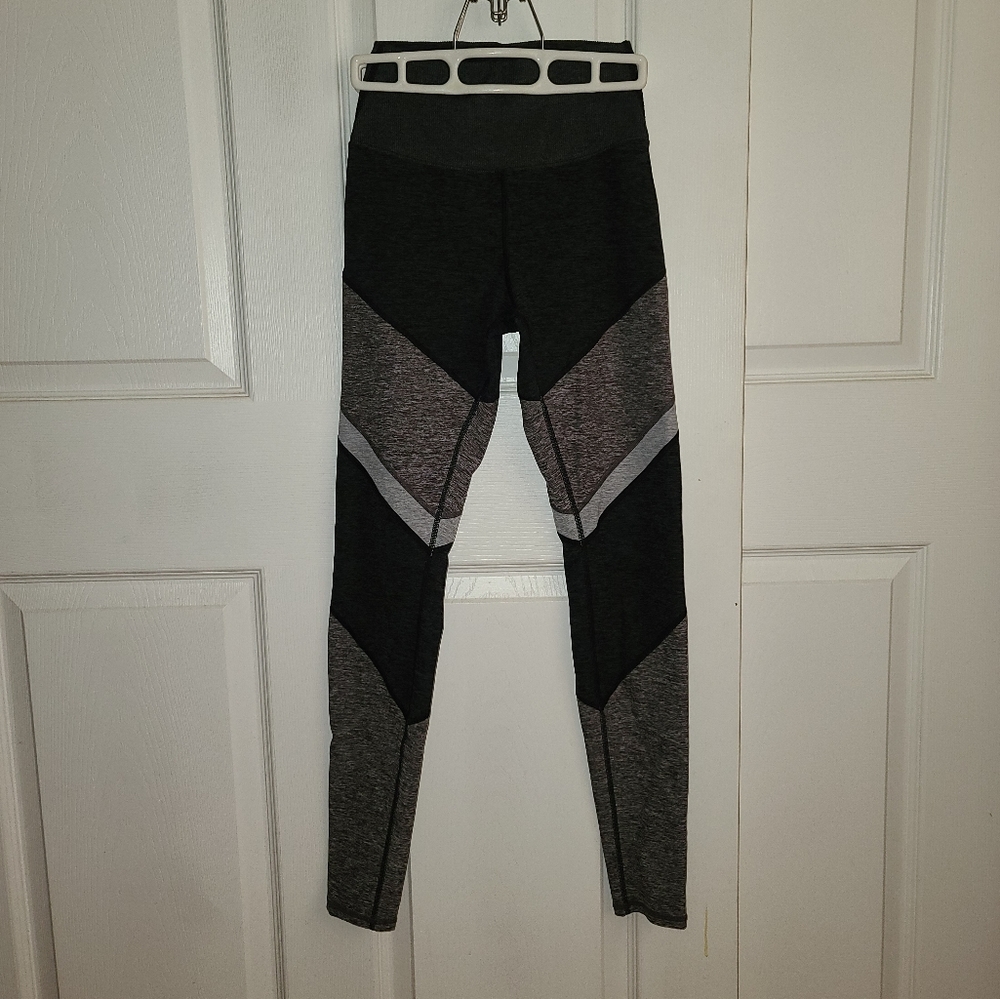 Alo Leggings